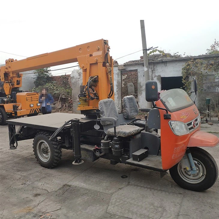 Diesel Three-wheel Truck Crane